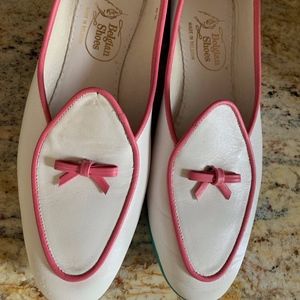 BELGIAN LOAFERS SIZE 6.5